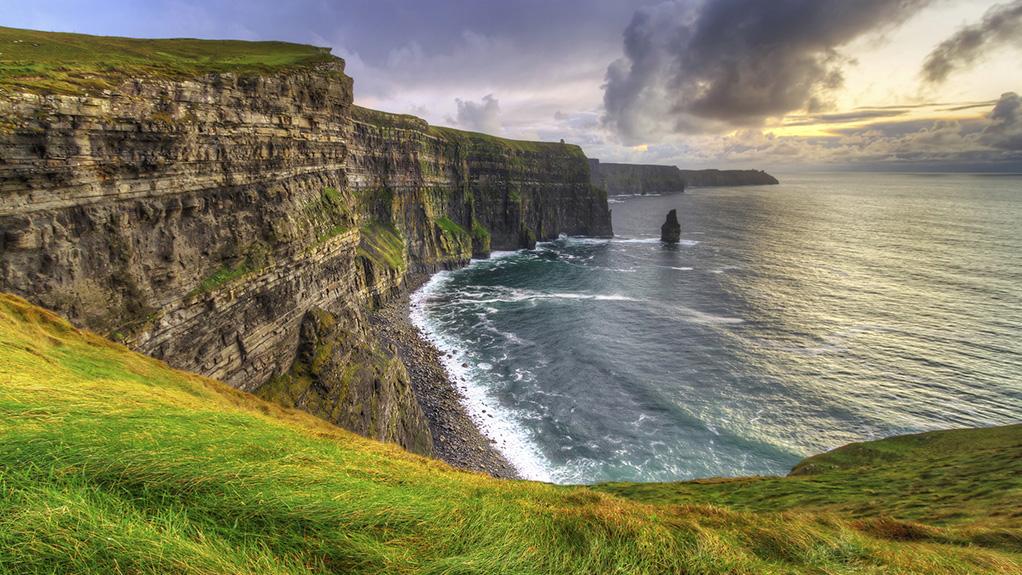 photo cliffs of moher